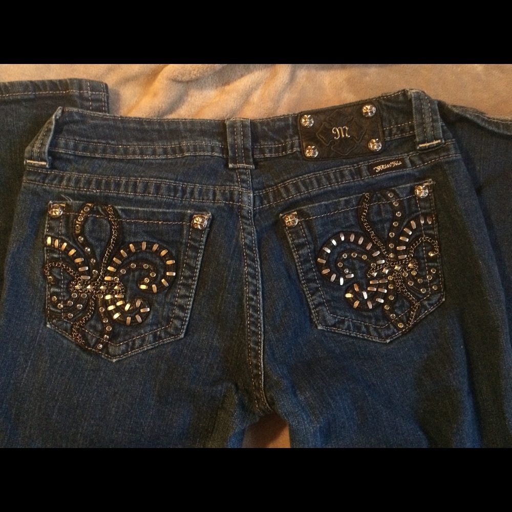 Miss Me skinny jeans size 31.  Beautiful pockets